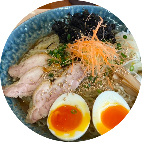 お昼ごはんはラーメン